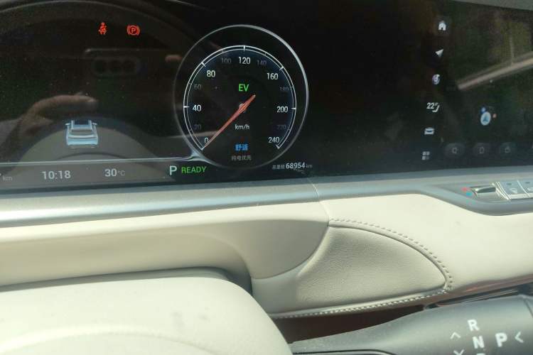 Used VOYAH FREE 2024 Ultra-Long Range Intelligent Driving Version Odometer Close Up