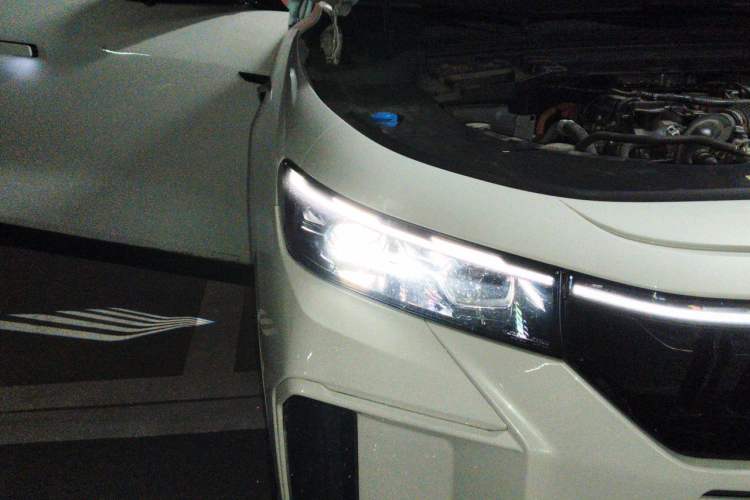 Used VOYAH FREE 2024 Ultra-Long Range Intelligent Driving Version Right Front Headlight