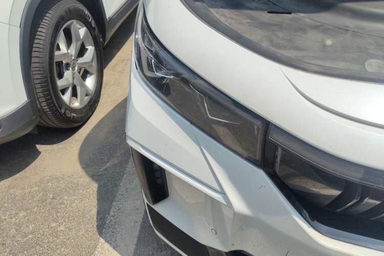 Used VOYAH FREE 2024 Ultra-Long Range Intelligent Driving Version Right Front Headlight