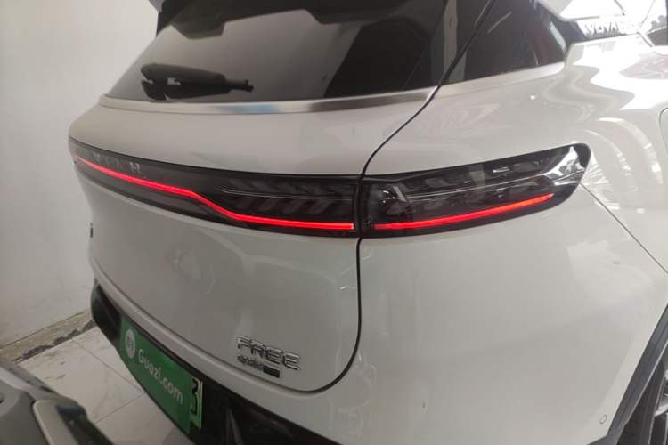 Used VOYAH FREE 2024 Ultra-Long Range Intelligent Driving Version Right Rear Taillight