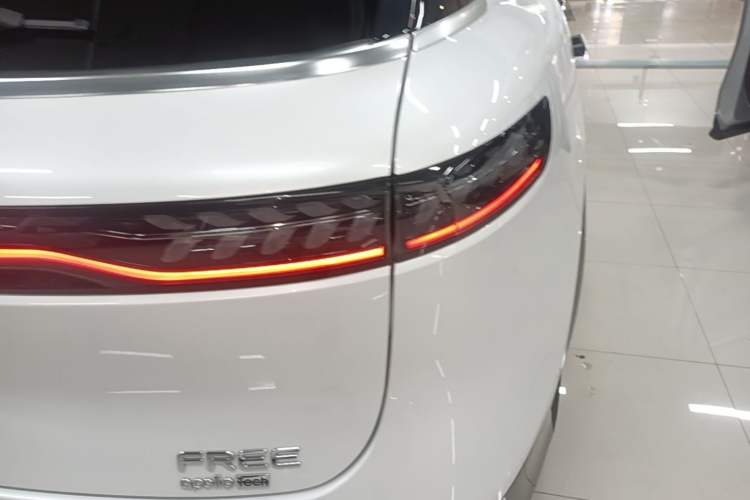 Used VOYAH FREE 2024 Ultra-Long Range Intelligent Driving Version Right Rear Taillight