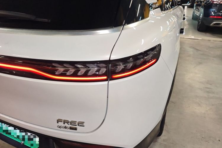 Used VOYAH FREE 2024 Ultra-Long Range Intelligent Driving Version Right Rear Taillight