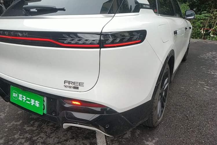 Used VOYAH FREE 2024 Ultra-Long Range Intelligent Driving Version Right Rear Taillight