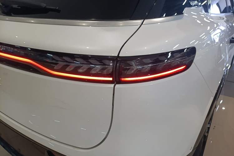 Used VOYAH FREE 2024 Ultra-Long Range Intelligent Driving Version Right Rear Taillight