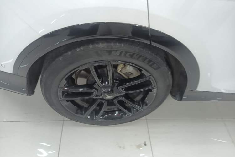 Used VOYAH FREE 2024 Ultra-Long Range Intelligent Driving Version Right Rear Wheel Hub