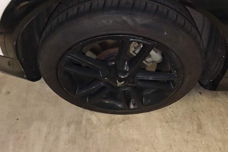 Used VOYAH FREE 2024 Ultra-Long Range Intelligent Driving Version Right Rear Wheel Hub