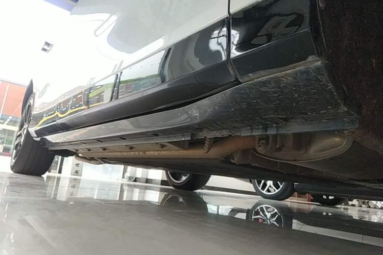 Used VOYAH FREE 2024 Ultra-Long Range Intelligent Driving Version Right Side Sill
