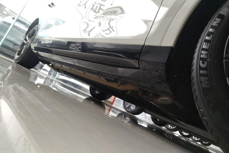 Used VOYAH FREE 2024 Ultra-Long Range Intelligent Driving Version Right Side Sill