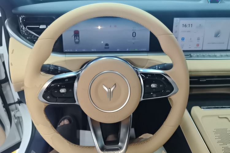 Used VOYAH FREE 2024 Ultra-Long Range Intelligent Driving Version Steering Wheel
