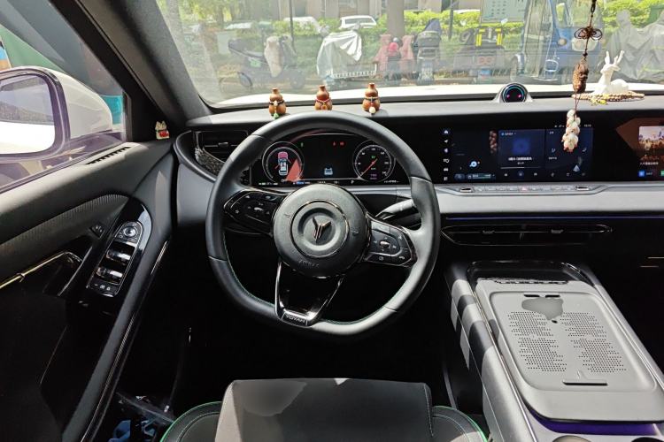 Used VOYAH FREE 2024 Ultra-Long Range Intelligent Driving Version Steering Wheel
