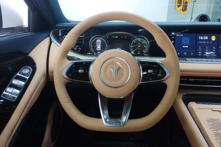Used VOYAH FREE 2024 Ultra-Long Range Intelligent Driving Version Steering Wheel