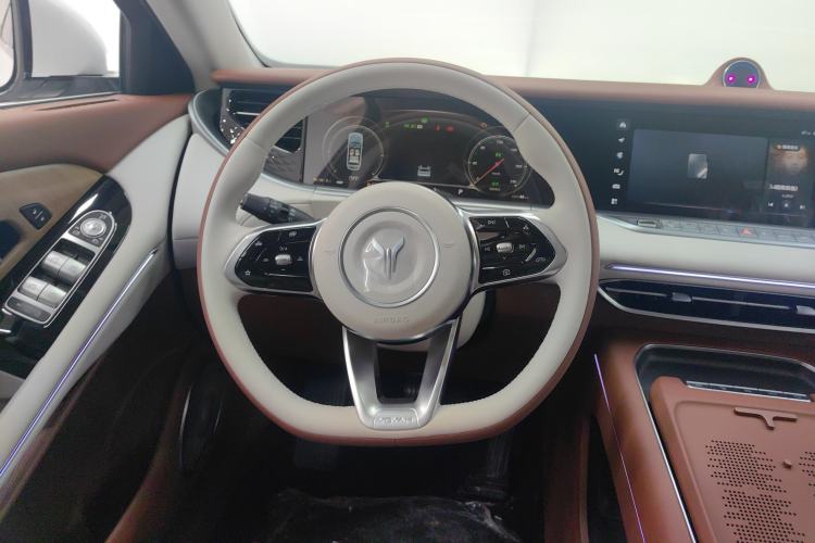 Used VOYAH FREE 2024 Ultra-Long Range Intelligent Driving Version Steering Wheel