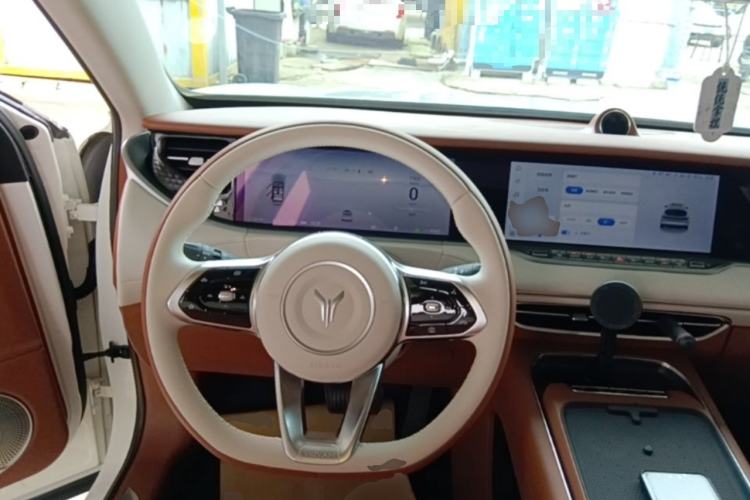 Used VOYAH FREE 2024 Ultra-Long Range Intelligent Driving Version Steering Wheel