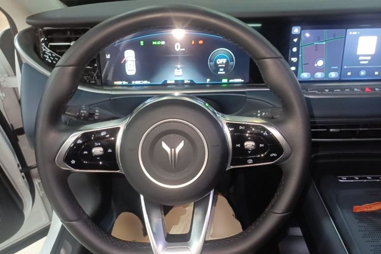 Used VOYAH FREE 2024 Ultra-Long Range Intelligent Driving Version Steering Wheel