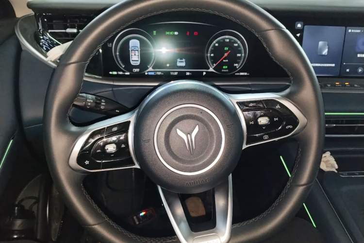 Used VOYAH FREE 2024 Ultra-Long Range Intelligent Driving Version Steering Wheel