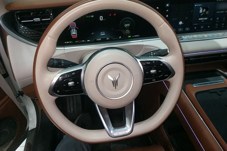 Used VOYAH FREE 2024 Ultra-Long Range Intelligent Driving Version Steering Wheel