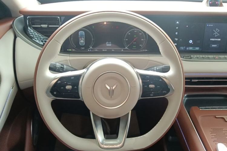 Used VOYAH FREE 2024 Ultra-Long Range Intelligent Driving Version Steering Wheel