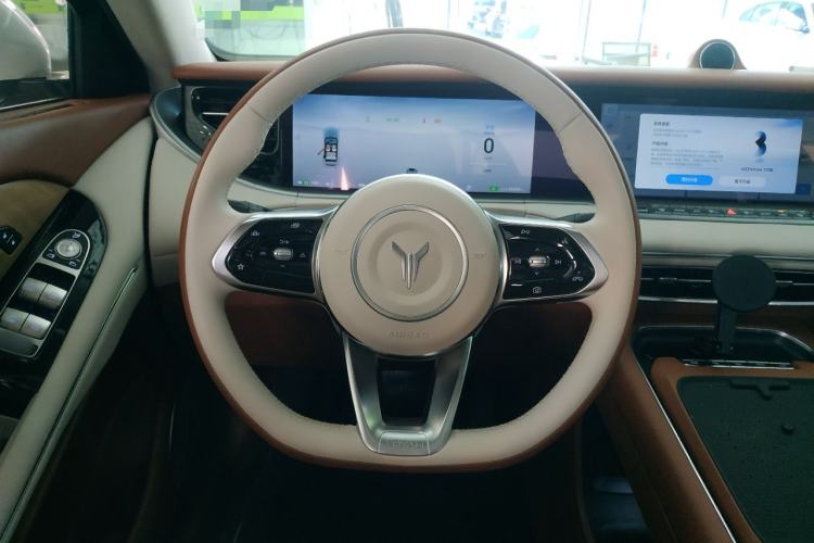 Used VOYAH FREE 2024 Ultra-Long Range Intelligent Driving Version Steering Wheel