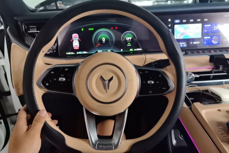 Used VOYAH FREE 2024 Ultra-Long Range Intelligent Driving Version Steering Wheel