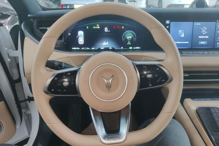 Used VOYAH FREE 2024 Ultra-Long Range Intelligent Driving Version Steering Wheel