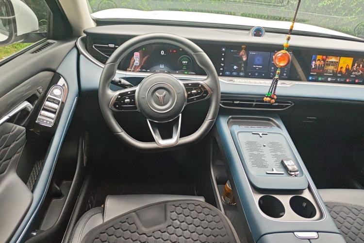 Used VOYAH FREE 2024 Ultra-Long Range Intelligent Driving Version Steering Wheel