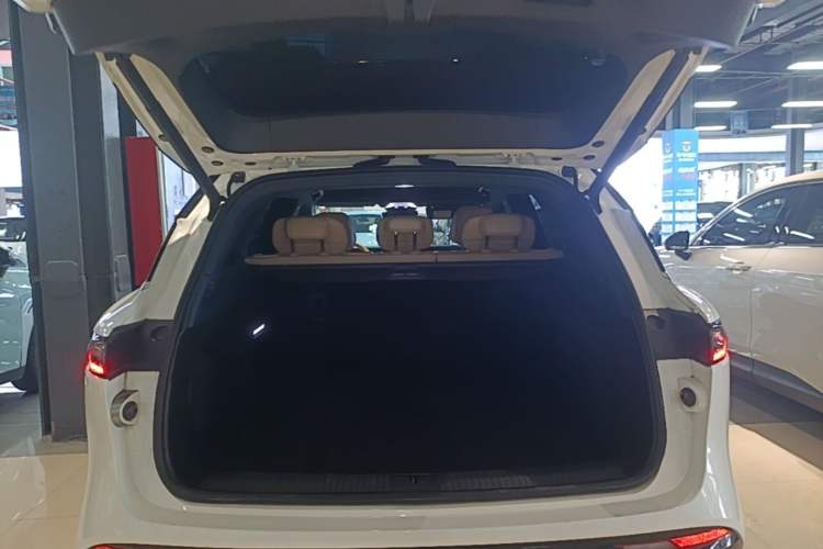 Used VOYAH FREE 2024 Ultra-Long Range Intelligent Driving Version Trunk