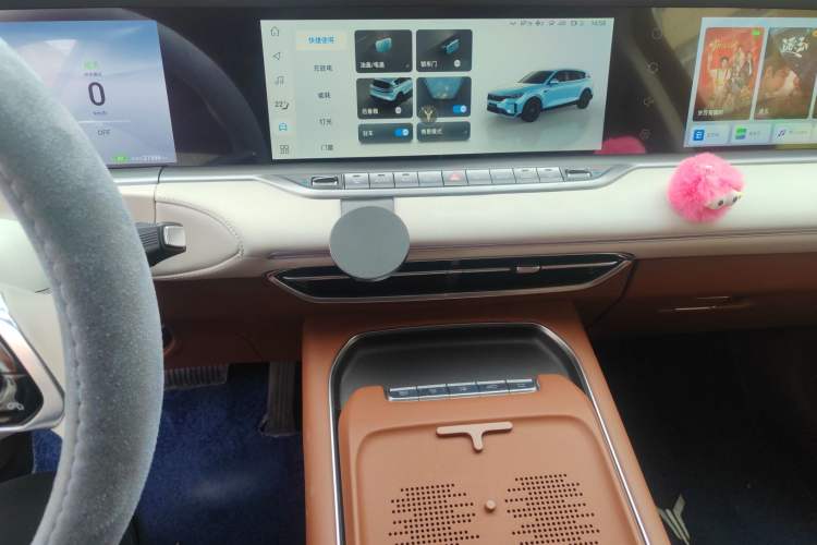 Used VOYAH FREE 2024 Ultra-Long Range Intelligent Driving Version Audio And AC Panel