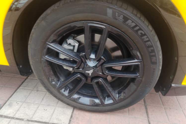 Used VOYAH FREE 2024 Ultra-Long Range Intelligent Driving Version Right Front Wheel Hub