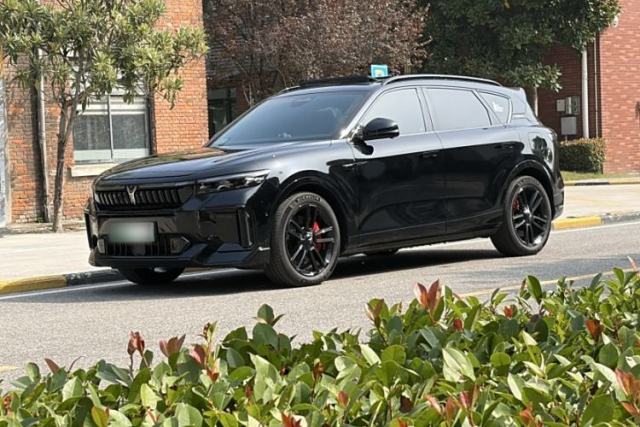 Ojetý VOYAH FREE 2025 318 259 km All-Wheel-Drive Exploration Edition