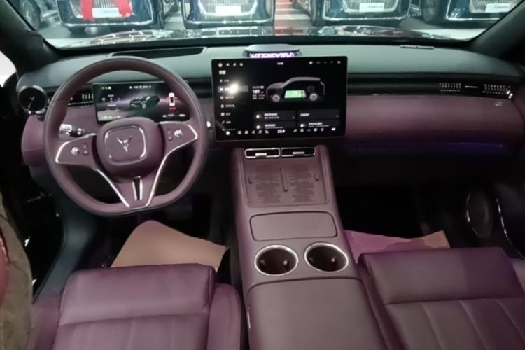 Used VOYAH FREE 2025 Model FREE+ Rear-Drive Qiankun Edition Center Console