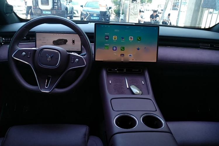 Used VOYAH FREE 2025 Model FREE+ Four-Wheel-Drive Qiankun Edition Center Console