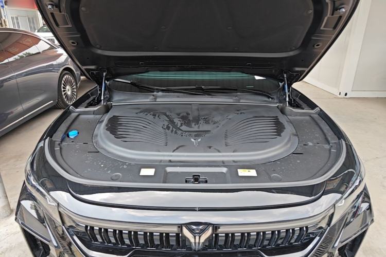 Used VOYAH FREE 2025 318 259 km All-Wheel-Drive Exploration Edition Engine Bay