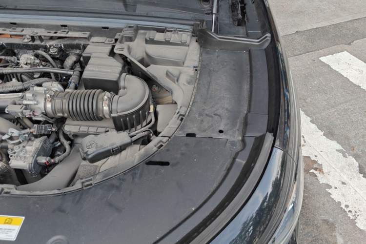 Used VOYAH FREE 2025 318 259 km All-Wheel-Drive Exploration Edition Engine Bay Left
