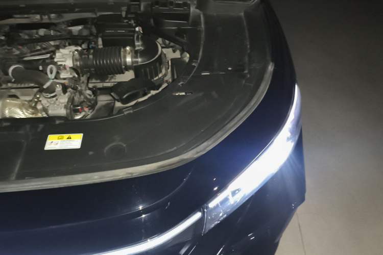 Used VOYAH FREE 2025 318 259 km All-Wheel-Drive Exploration Edition Engine Bay Left