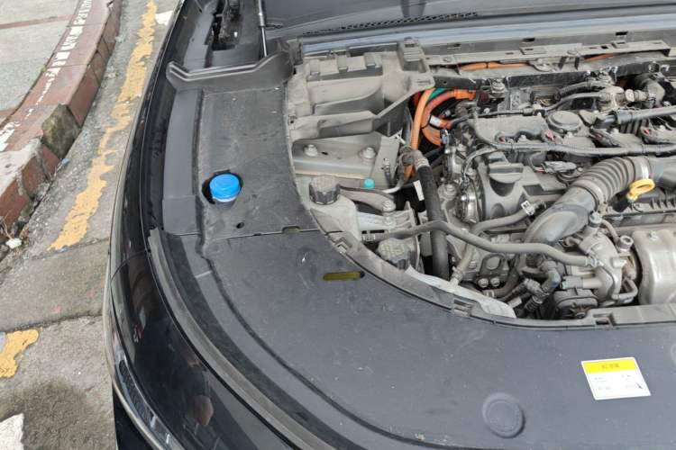 Used VOYAH FREE 2025 318 259 km All-Wheel-Drive Exploration Edition Engine Bay Right