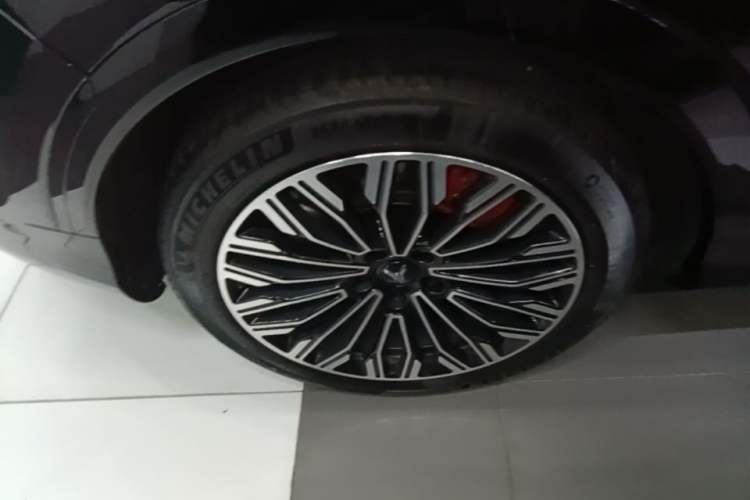 Used VOYAH FREE 2025 Model FREE+ Rear-Drive Qiankun Edition Exterior 5