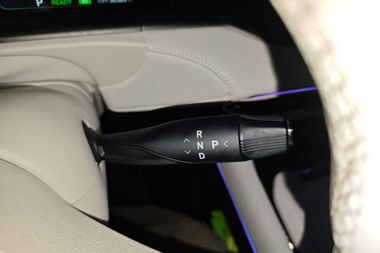 Used VOYAH FREE 2025 318 318 km Rear-Drive Touring Edition Gear Lever