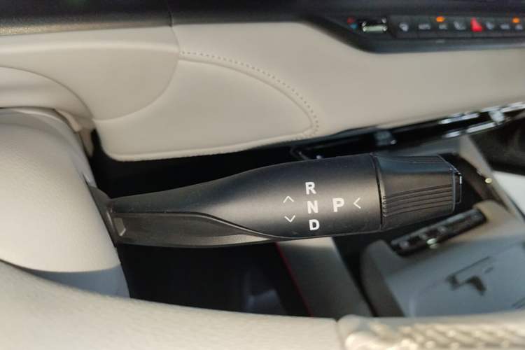 Used VOYAH FREE 2025 318 318 km Rear-Drive Touring Edition Gear Lever