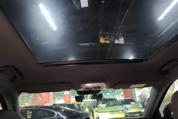 Used VOYAH FREE 2025 318 318 km Rear-Drive Touring Edition Headliner
