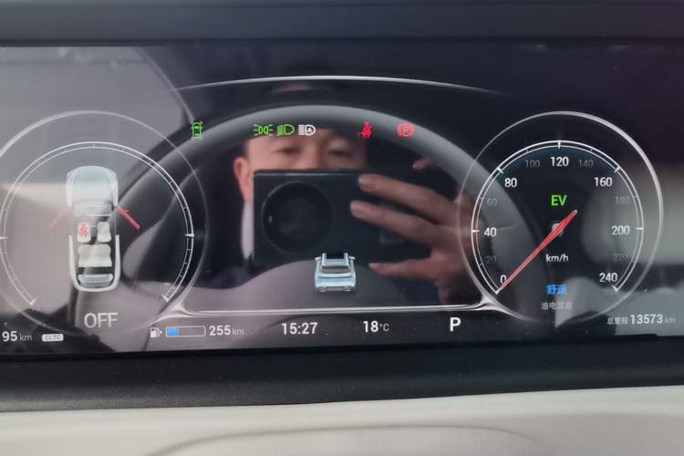 Used VOYAH FREE 2025 318 259 km All-Wheel-Drive Exploration Edition Instrument Cluster