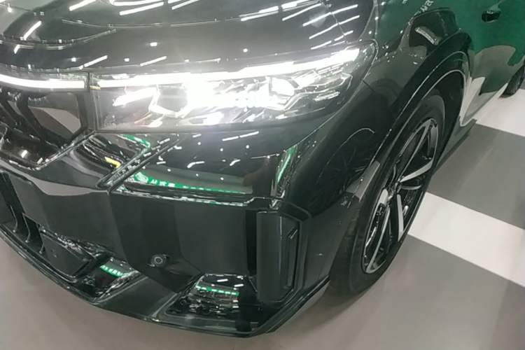 Used VOYAH FREE 2025 318 318 km Rear-Drive Touring Edition Left Front Headlight