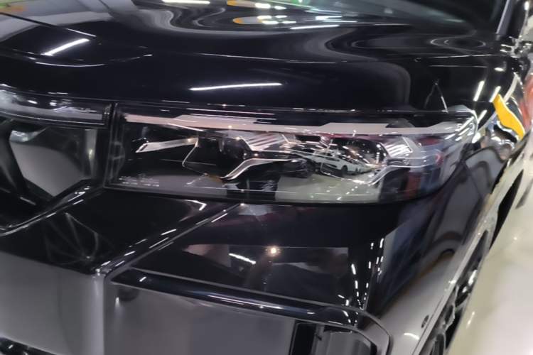 Used VOYAH FREE 2025 318 318 km Rear-Drive Touring Edition Left Front Headlight