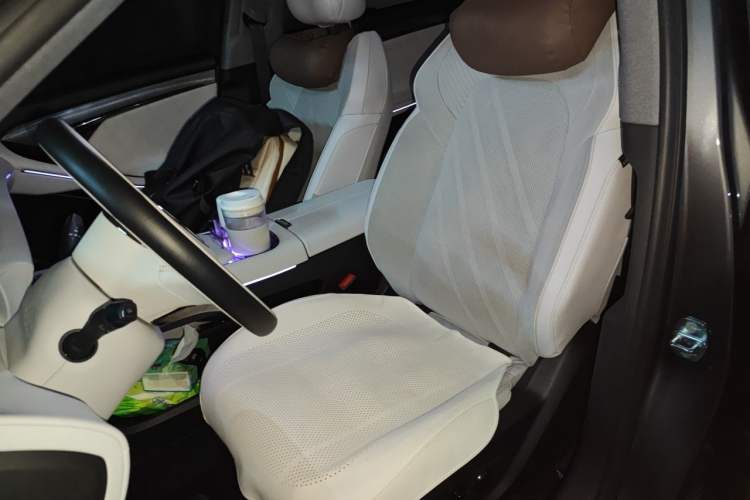 Used VOYAH FREE 2025 318 318 km Rear-Drive Touring Edition Left Front Seat