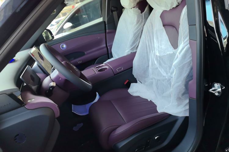 Used VOYAH FREE 2025 Model FREE+ Rear-Drive Qiankun Edition Left Front Seat