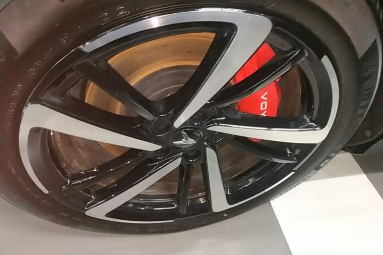 Used VOYAH FREE 2025 318 318 km Rear-Drive Touring Edition Left Front Wheel Hub