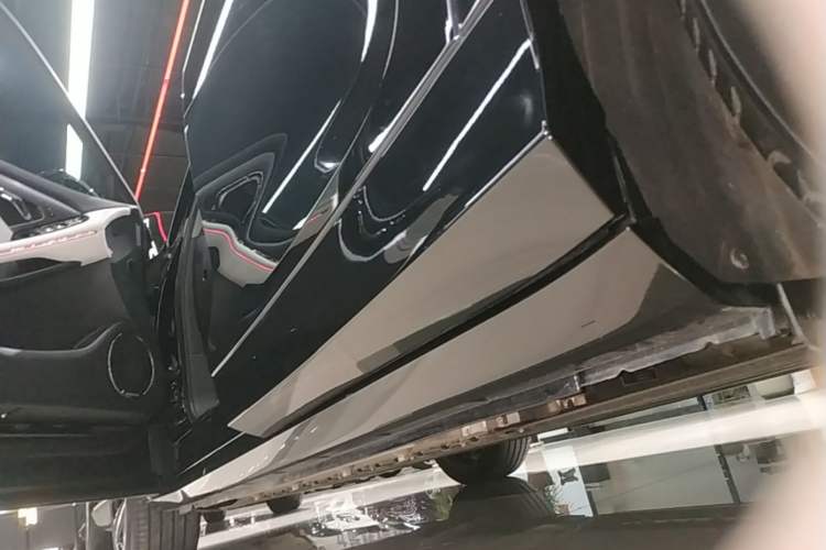 Used VOYAH FREE 2025 318 318 km Rear-Drive Touring Edition Left Side Sill