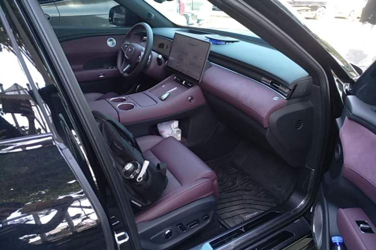 Used VOYAH FREE 2025 Model FREE+ Four-Wheel-Drive Qiankun Edition Right Front Seat