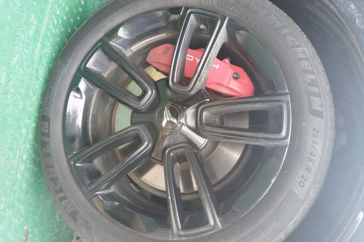 Used VOYAH FREE 2025 318 318 km Rear-Drive Touring Edition Right Front Wheel Hub