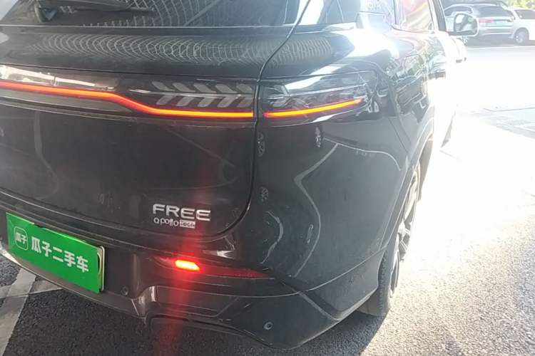 Used VOYAH FREE 2025 318 259 km All-Wheel-Drive Exploration Edition Right Rear Taillight