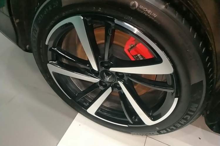 Used VOYAH FREE 2025 318 318 km Rear-Drive Touring Edition Right Rear Wheel Hub